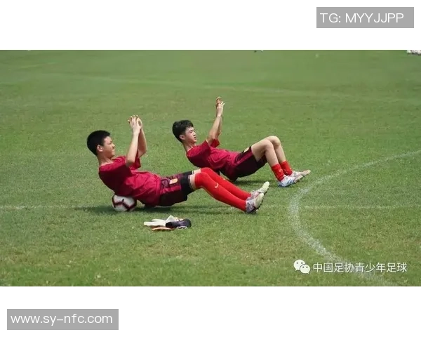 足球模拟沙盘助力青少年培养团队合作与战术思维的创新实践平台